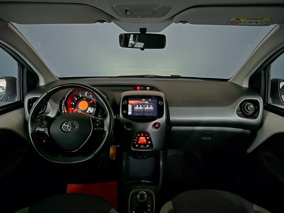 Toyota Aygo 1,0 VVT-i x-press x-shift 5d