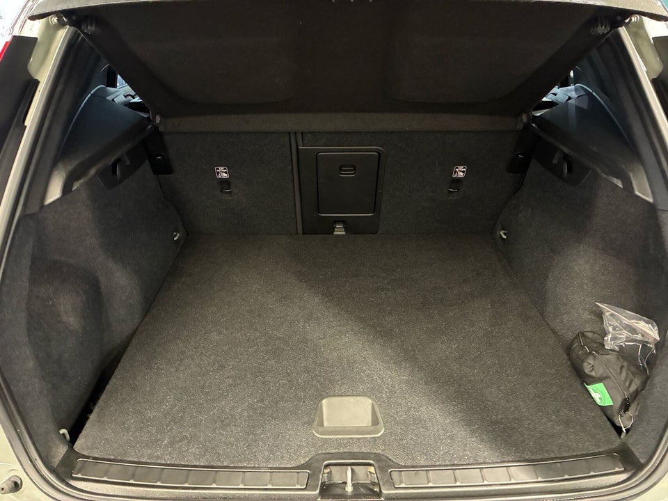 Volvo XC40 P6 ReCharge Core 5d