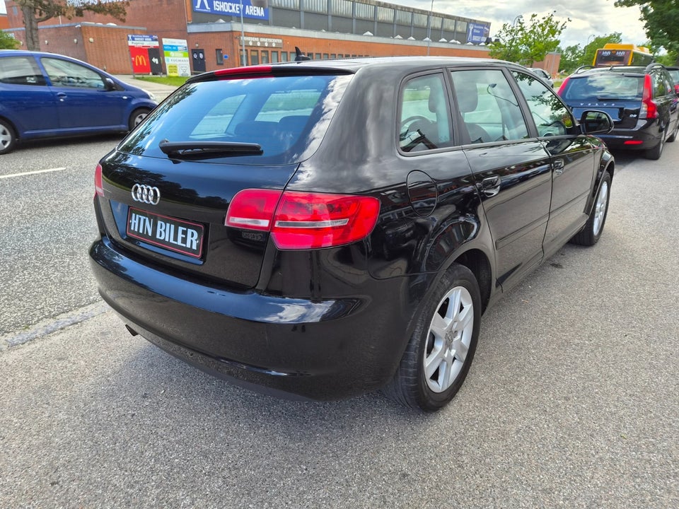 Audi A3 1,6 Ambiente Sportback 5d