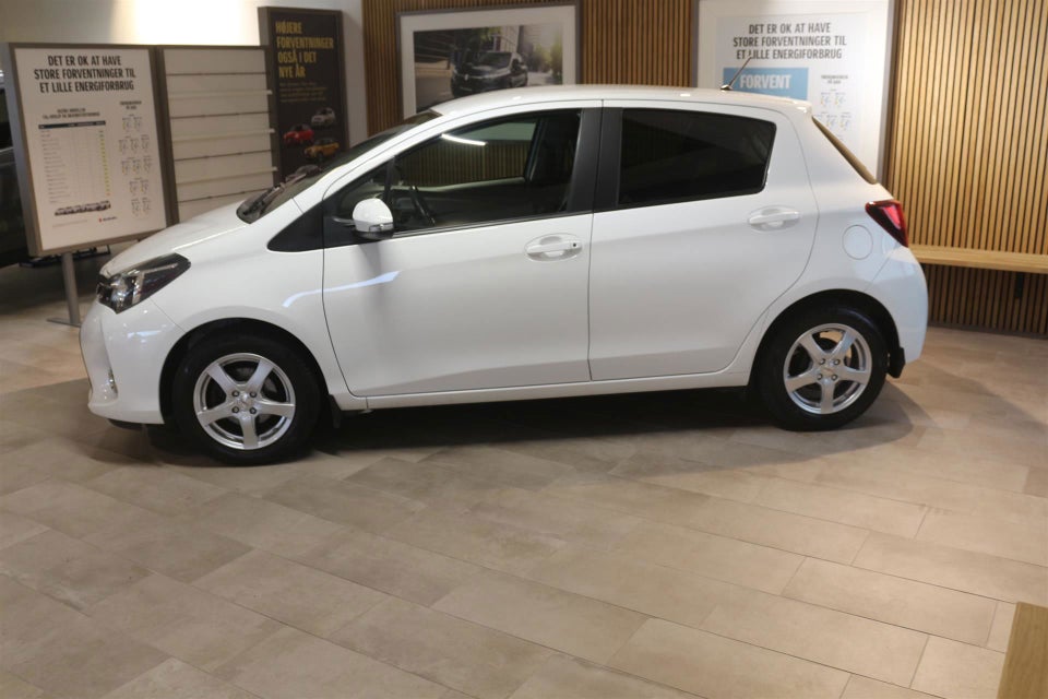 Toyota Yaris 1,0 VVT-i T1 5d