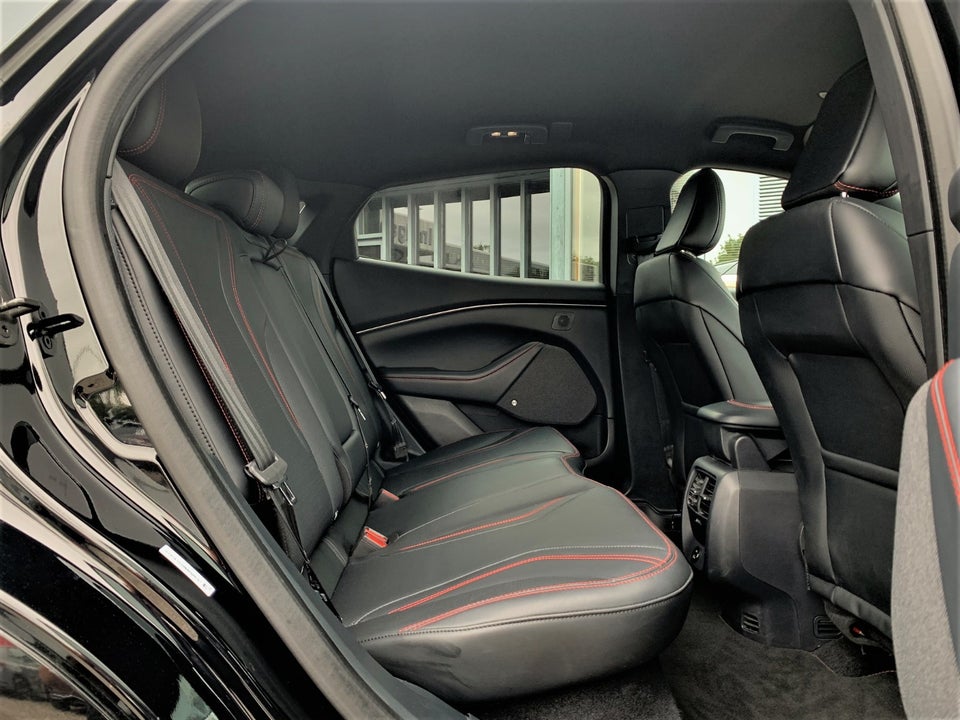 Ford Mustang Mach-E 98 Premium Extended Range AWD 5d