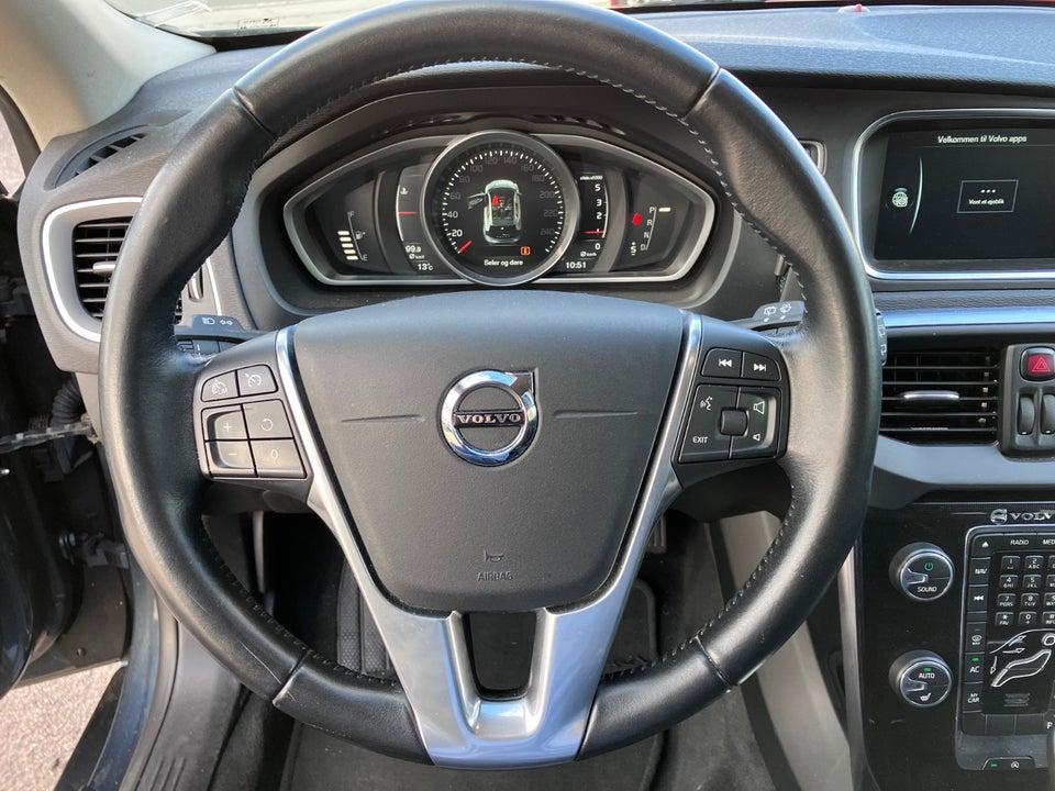 Volvo V40 2,0 D3 150 Momentum aut. 5d