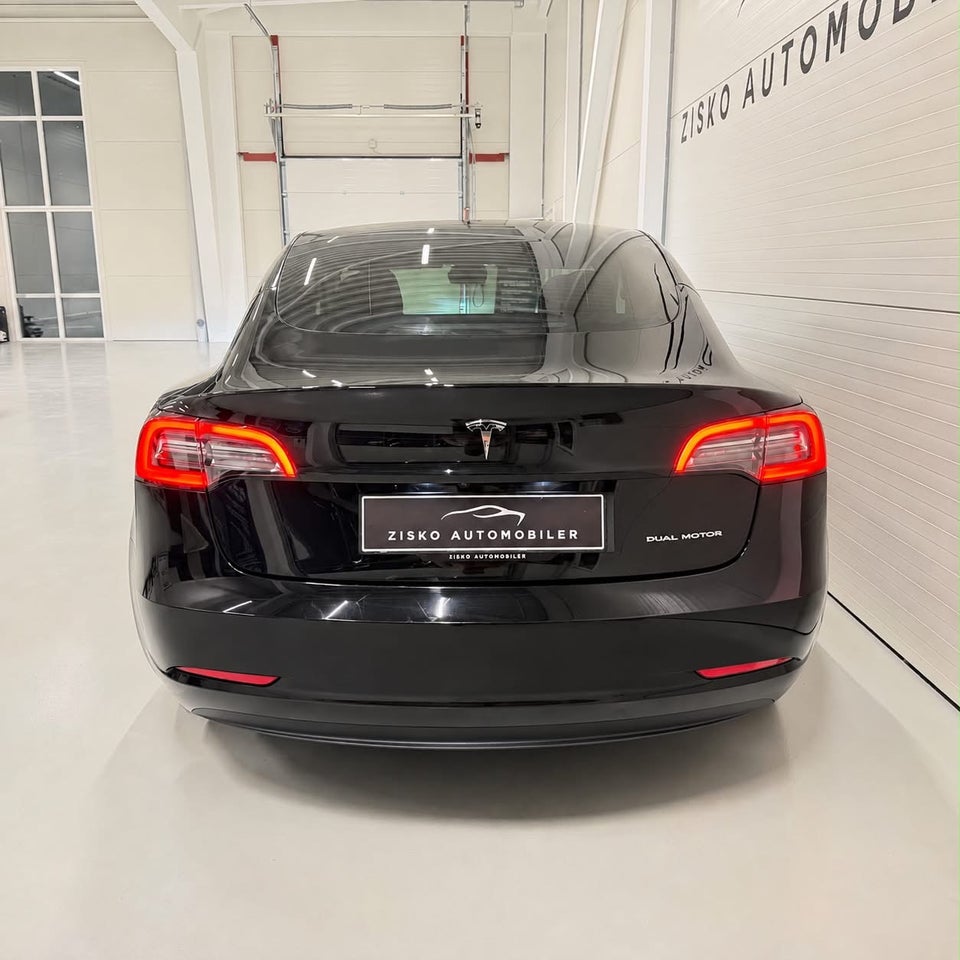 Tesla Model 3 Long Range AWD 4d