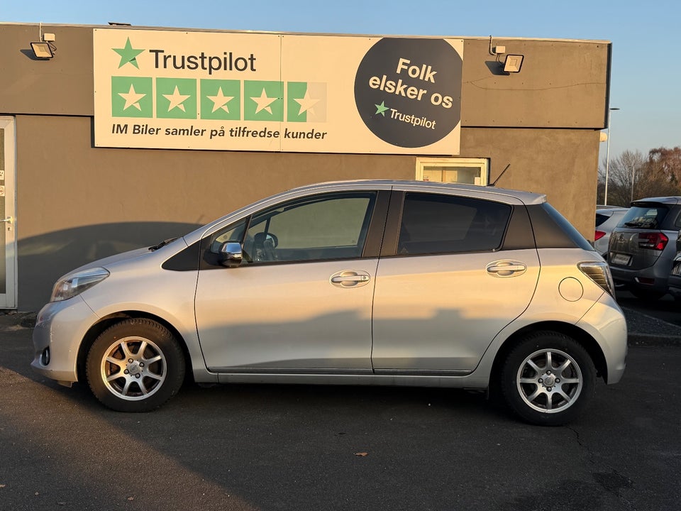 Toyota Yaris 1,3 VVT-i T2 5d