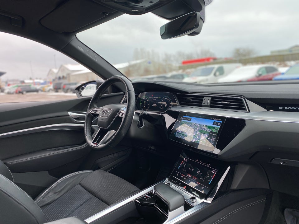 Audi e-tron 55 S-line quattro 5d