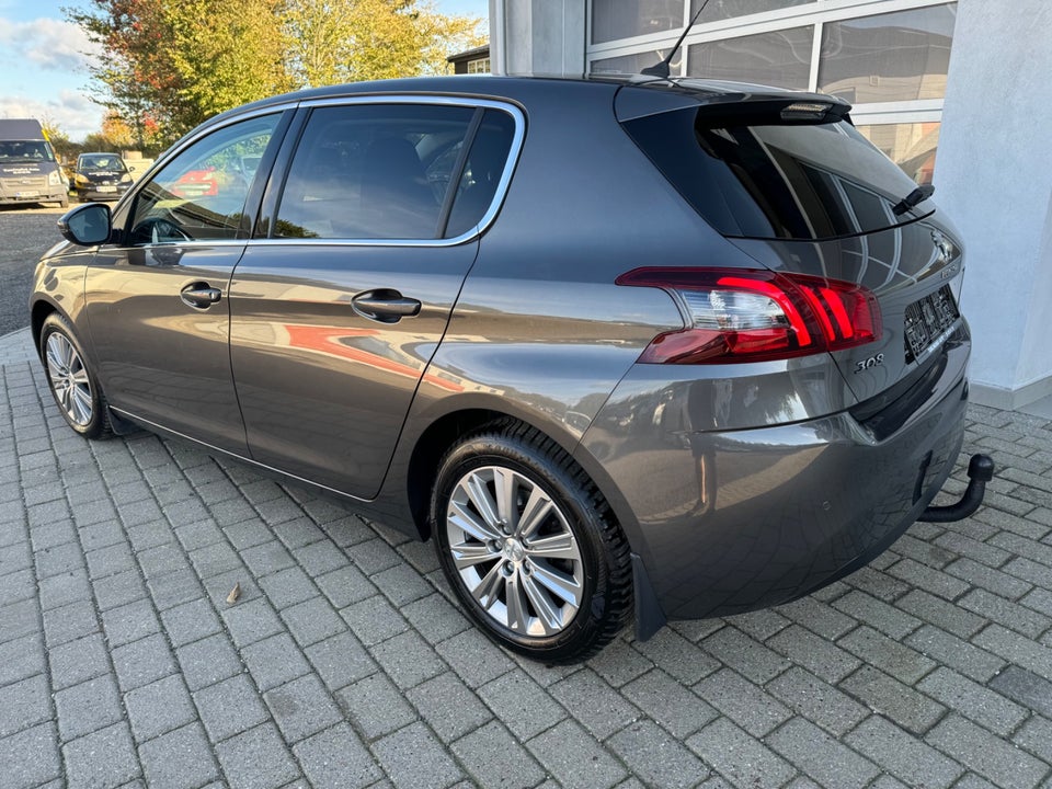 Peugeot 308 1,5 BlueHDi 130 Prestige Sky 5d