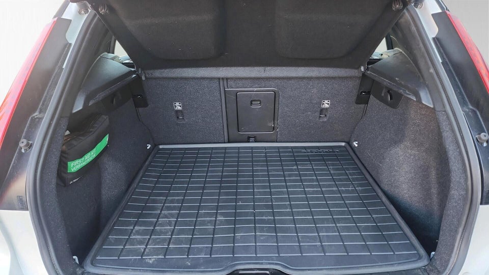 Volvo XC40 ReCharge Extended Range Plus 5d