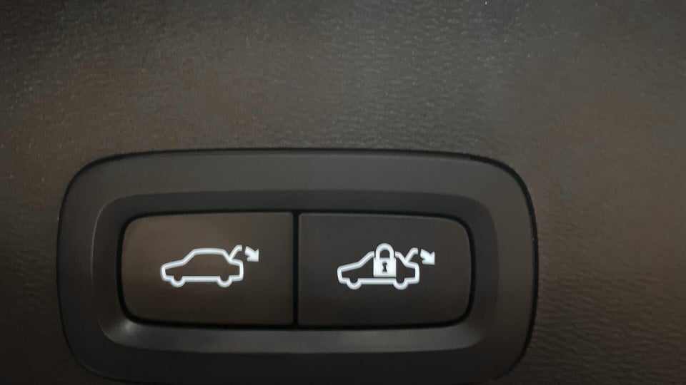 Volvo XC40 ReCharge Extended Range Plus 5d