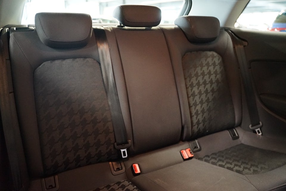 Audi A3 1,6 TDi 110 Attraction 3d