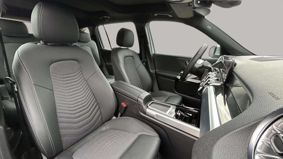 Mercedes EQB300 Progressive Advance Plus 4Matic 5d