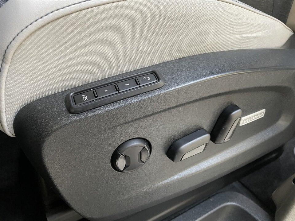 VW ID.Buzz 77 Style 75 Years Edition SWB 5d