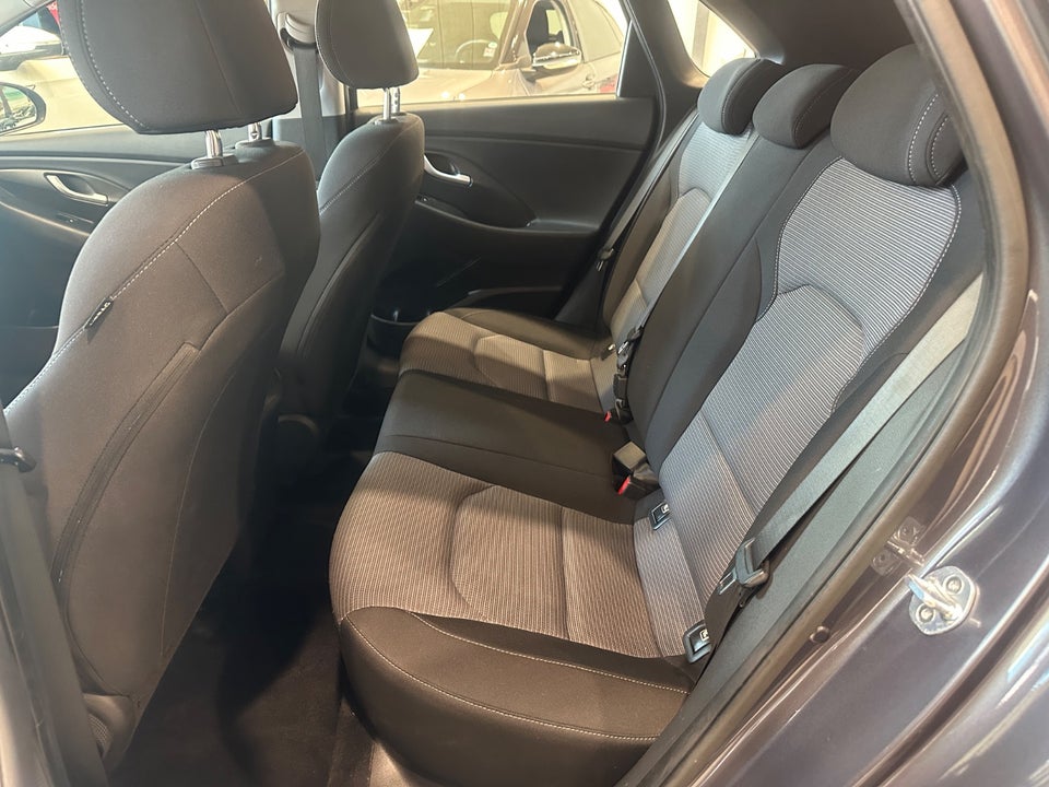 Hyundai i30 1,6 CRDi 110 Life+ 5d