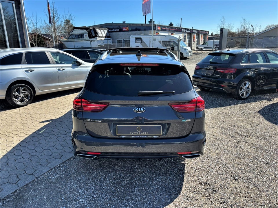 Kia Ceed 1,6 PHEV Upgrade Premium SW DCT 5d
