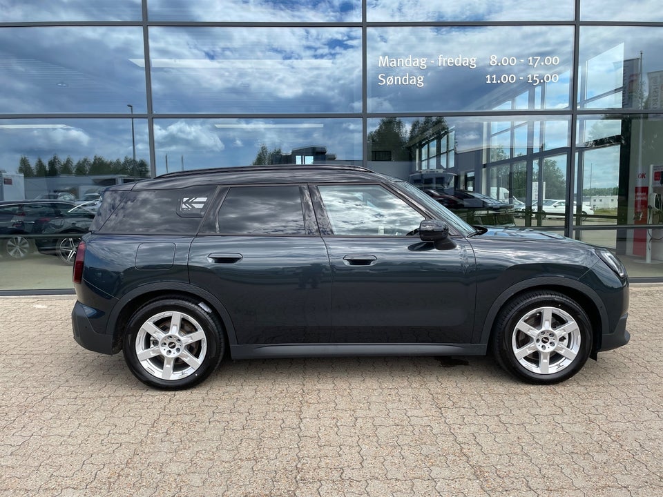 MINI Countryman SE Favoured Trim L ALL4 5d