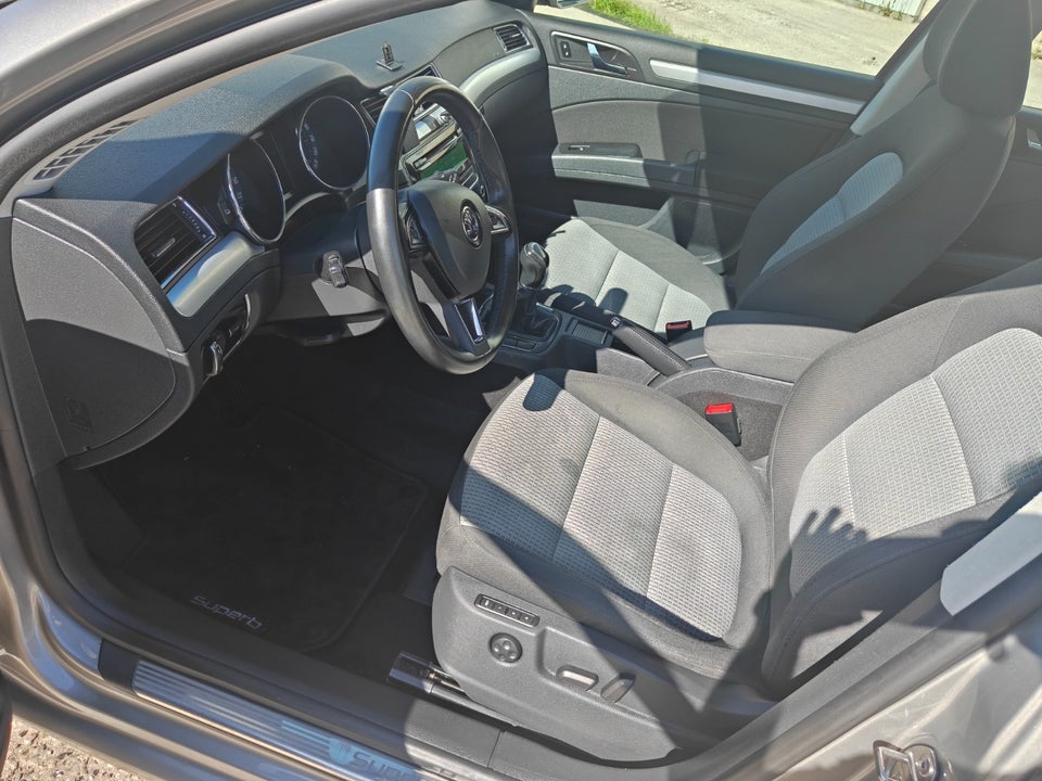 Skoda Superb 1,6 TDi 105 Ambition Combi GreenLine 5d