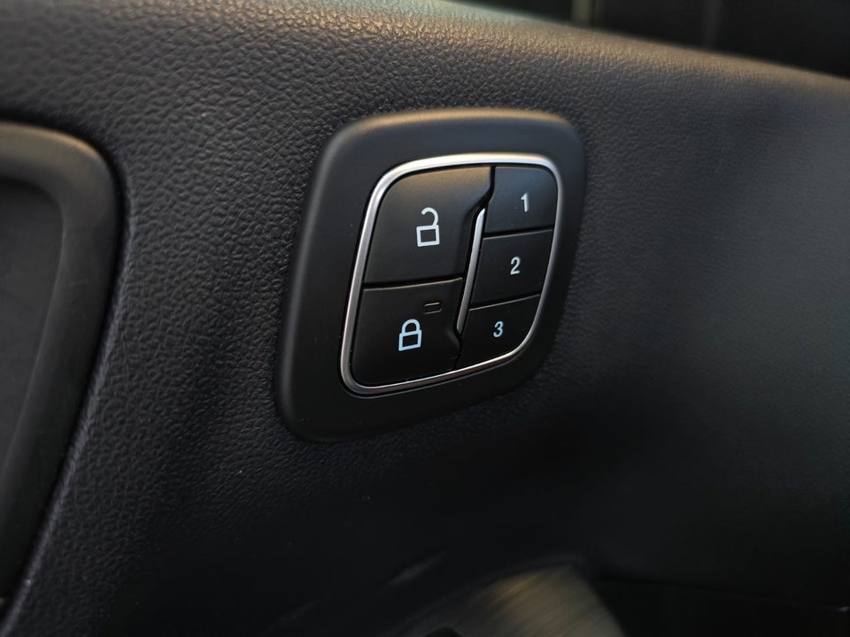 Ford Kuga 2,5 HEV Vignale CVT 5d