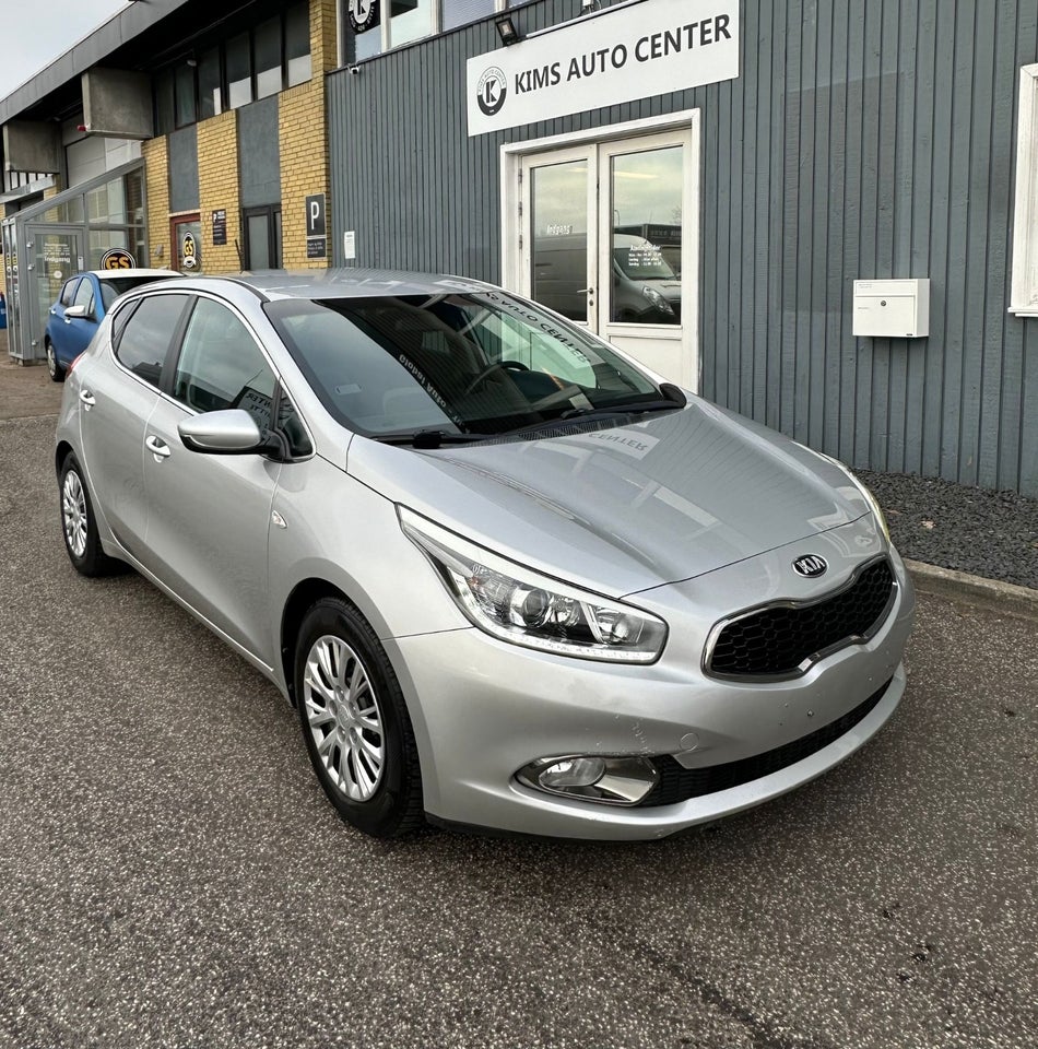 Kia Ceed 1,4 CVVT Style+ Clim 5d