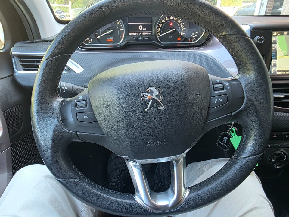 Peugeot 2008 1,2 e-THP 110 Active 5d