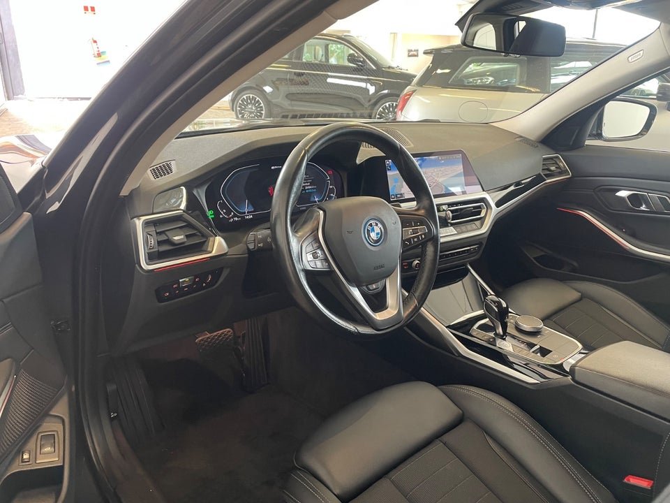 BMW 330e 2,0 Touring Sport Line aut. 5d