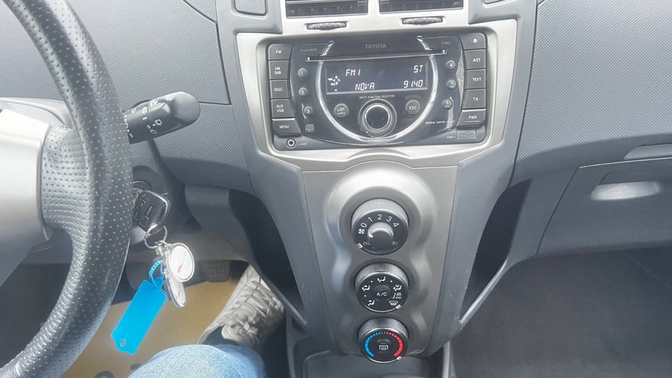 Toyota Yaris 1,3 TX 5d