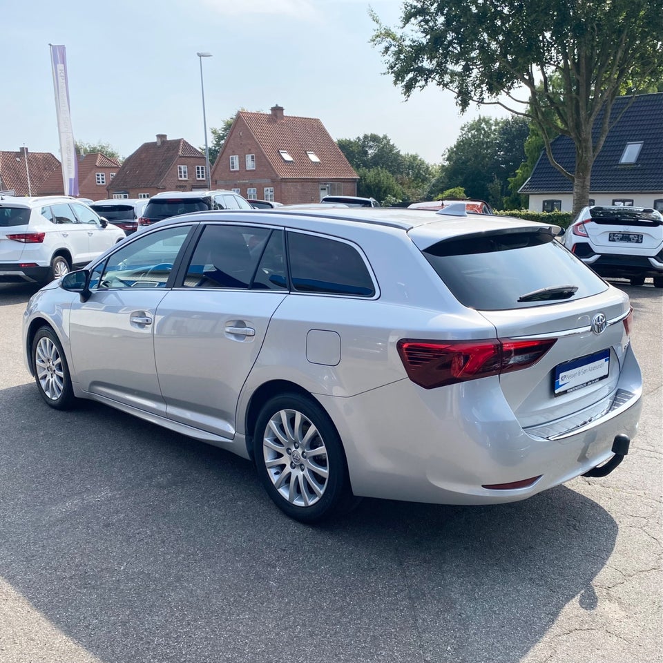 Toyota Avensis 1,6 D-4D T2 Touring Sports 5d