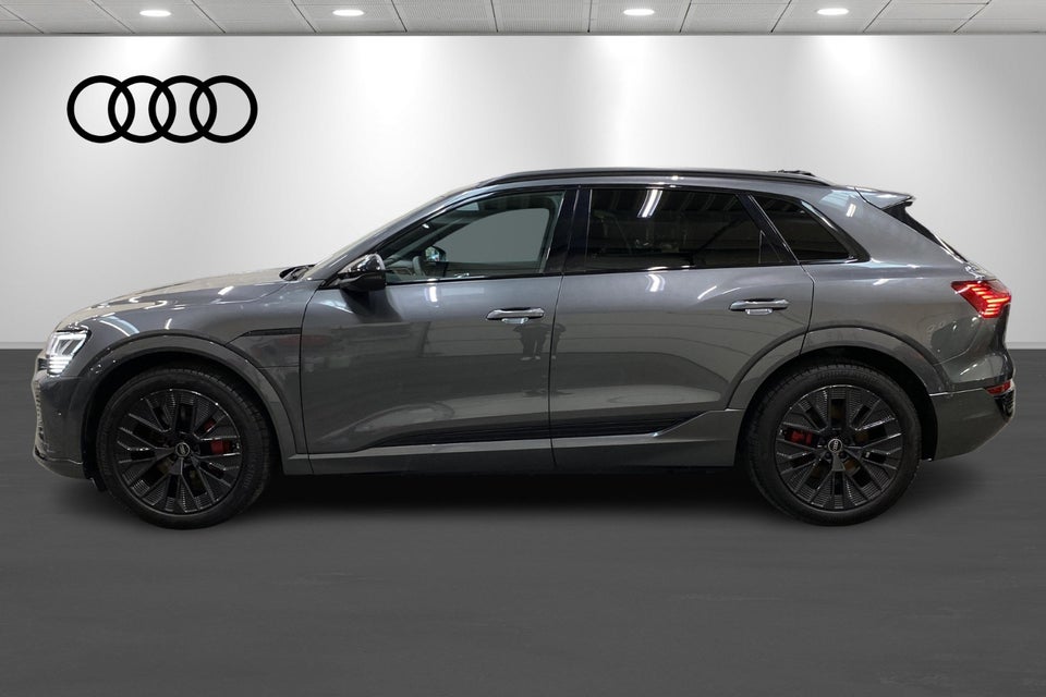 Audi Q8 e-tron 55 S-line quattro 5d