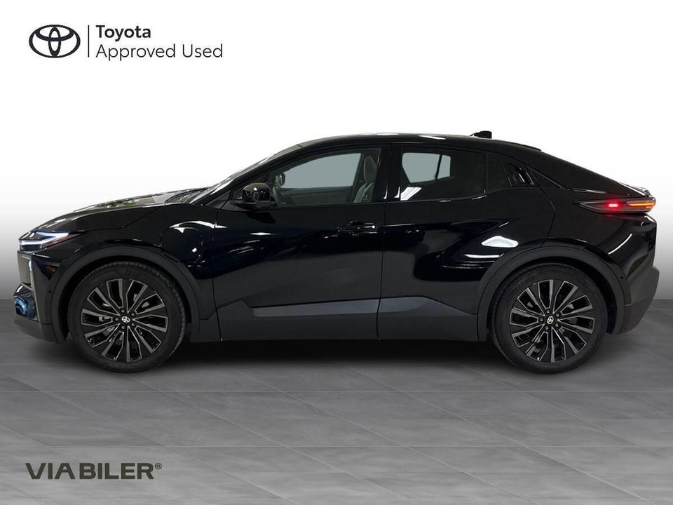 Toyota C-HR+ 77 Executive AWD 5d