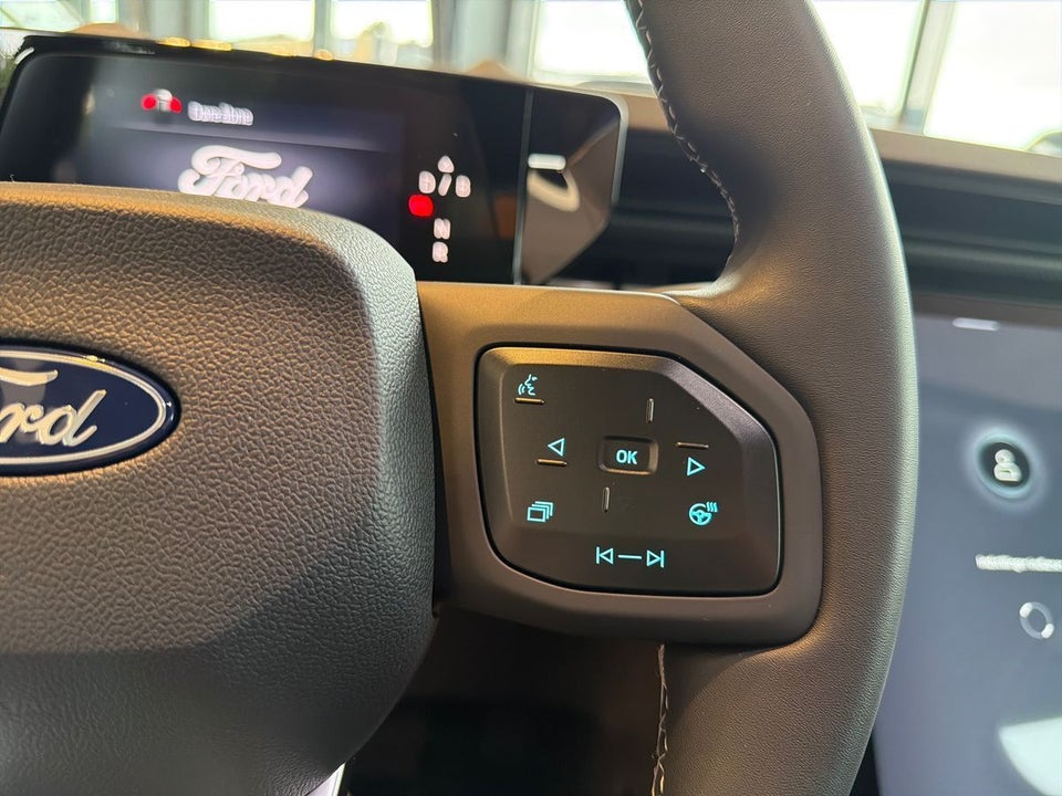 Ford Explorer 77 Premium Extended Range 5d