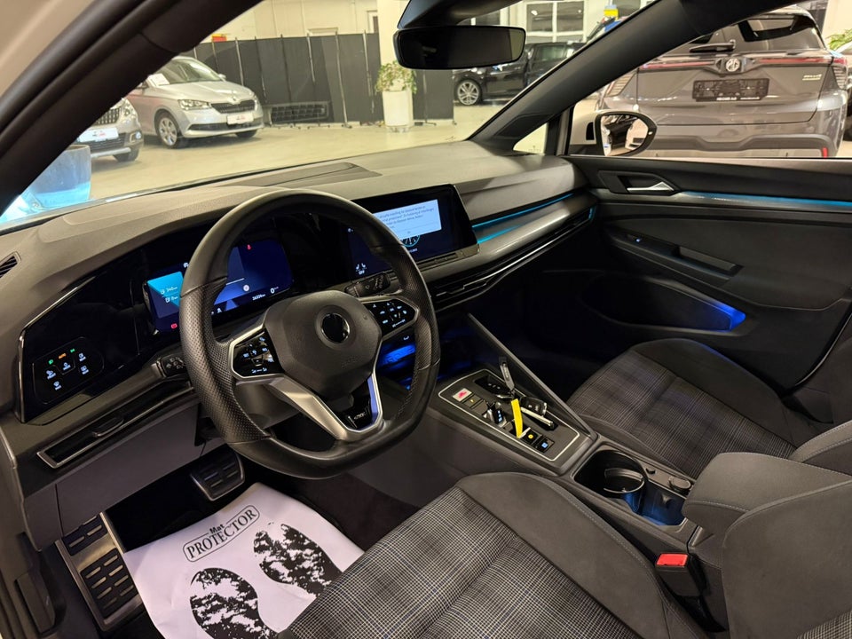 VW Golf VIII 1,4 GTE DSG 5d