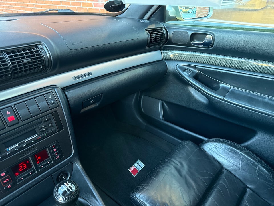 Audi S4 2,7 Avant quattro 5d