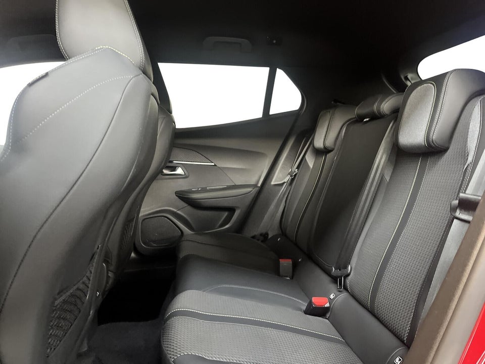 Peugeot e-2008 50 GT 5d