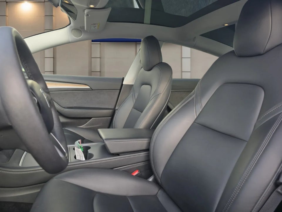 Tesla Model 3 Long Range AWD 4d