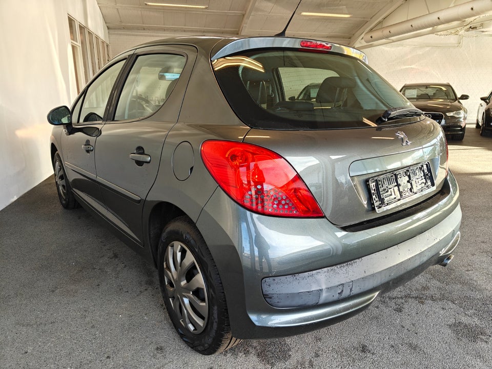 Peugeot 207 1,6 VTi Premium 5d