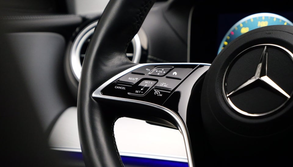 Mercedes E300 de 2,0 AMG Line stc. aut. 5d