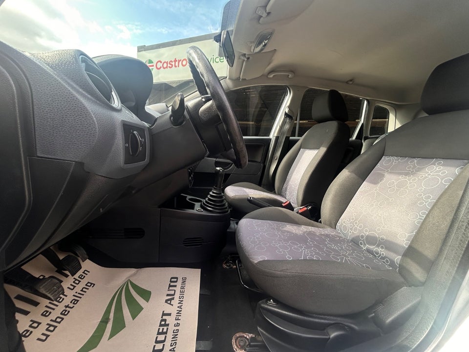 Ford Fiesta 1,4 Ambiente 5d