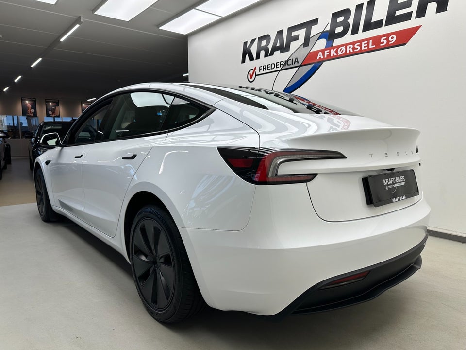 Tesla Model 3 RWD 4d