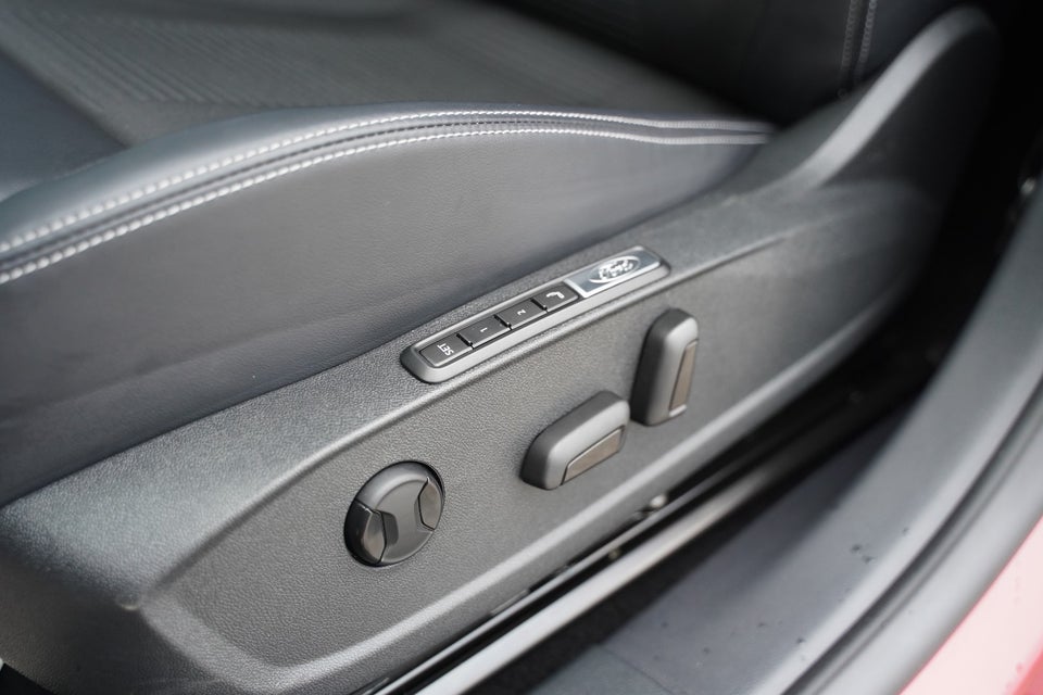 Ford Explorer 79 Premium Extended Range AWD 5d