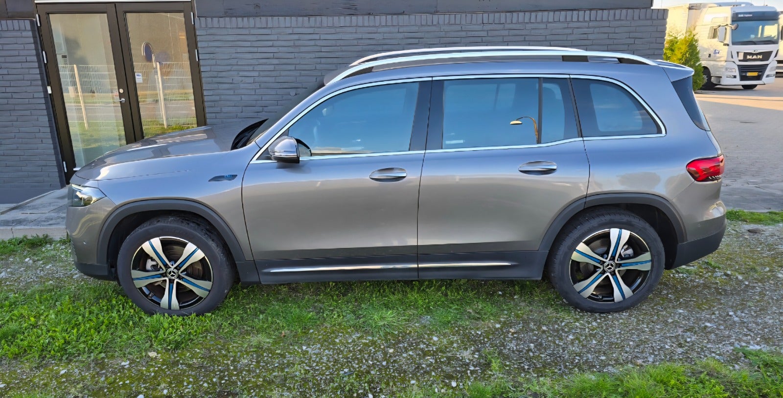 Mercedes EQB250 Progressive 7prs 5d