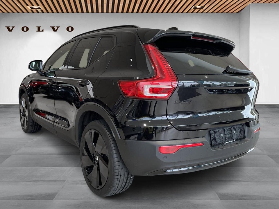 Volvo EX40 Extended Range Black Edition 5d
