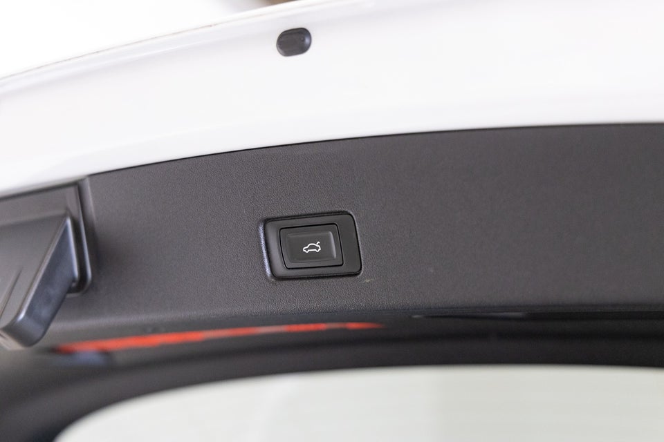 Audi Q4 e-tron 40 S-line 5d