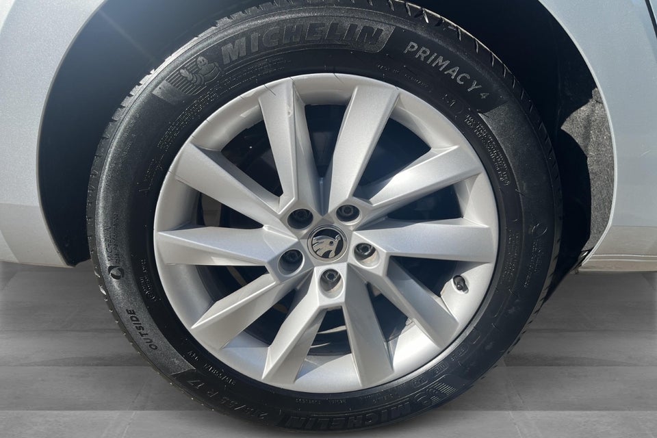 Skoda Superb 1,4 TSi iV Plus DSG 5d