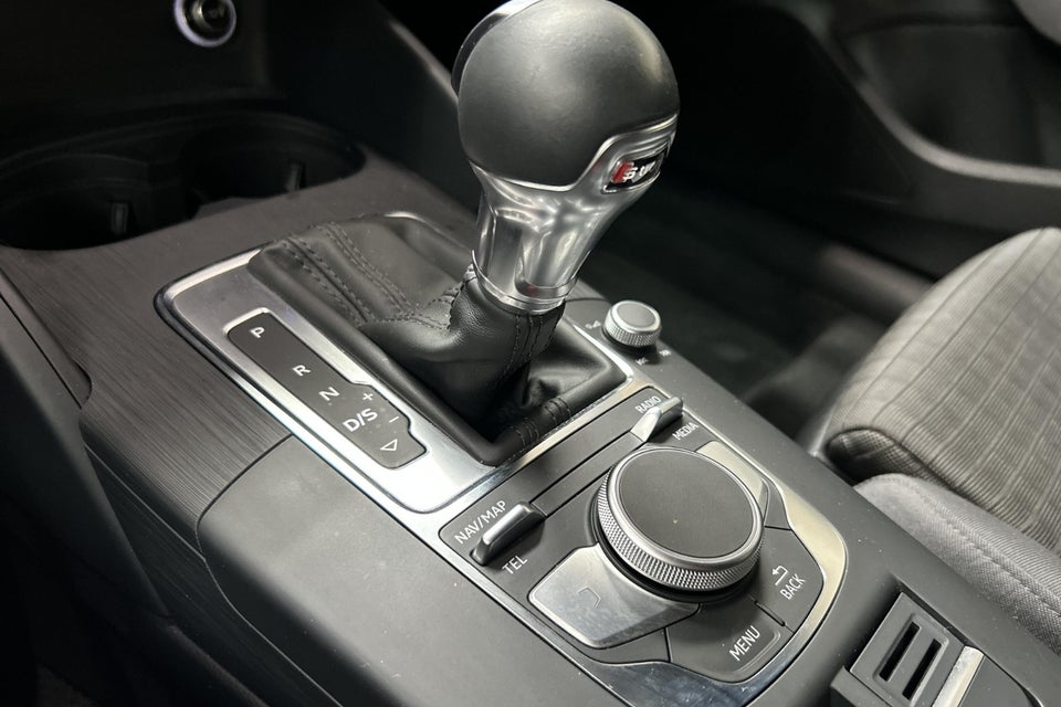 Audi A3 35 TFSi Sport Limited S-tr. 4d