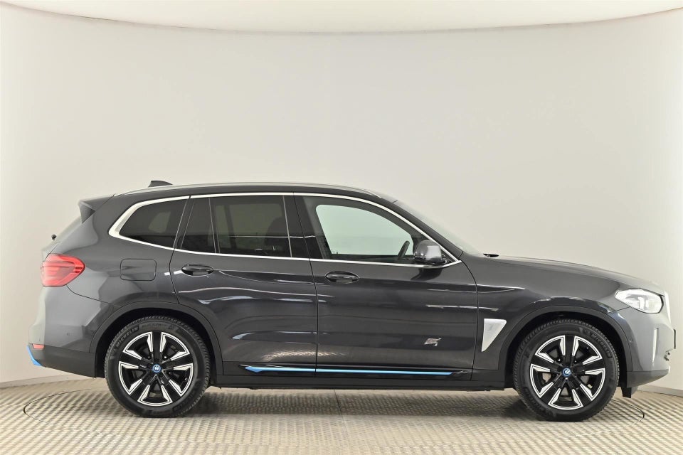 BMW iX3 Charged 5d