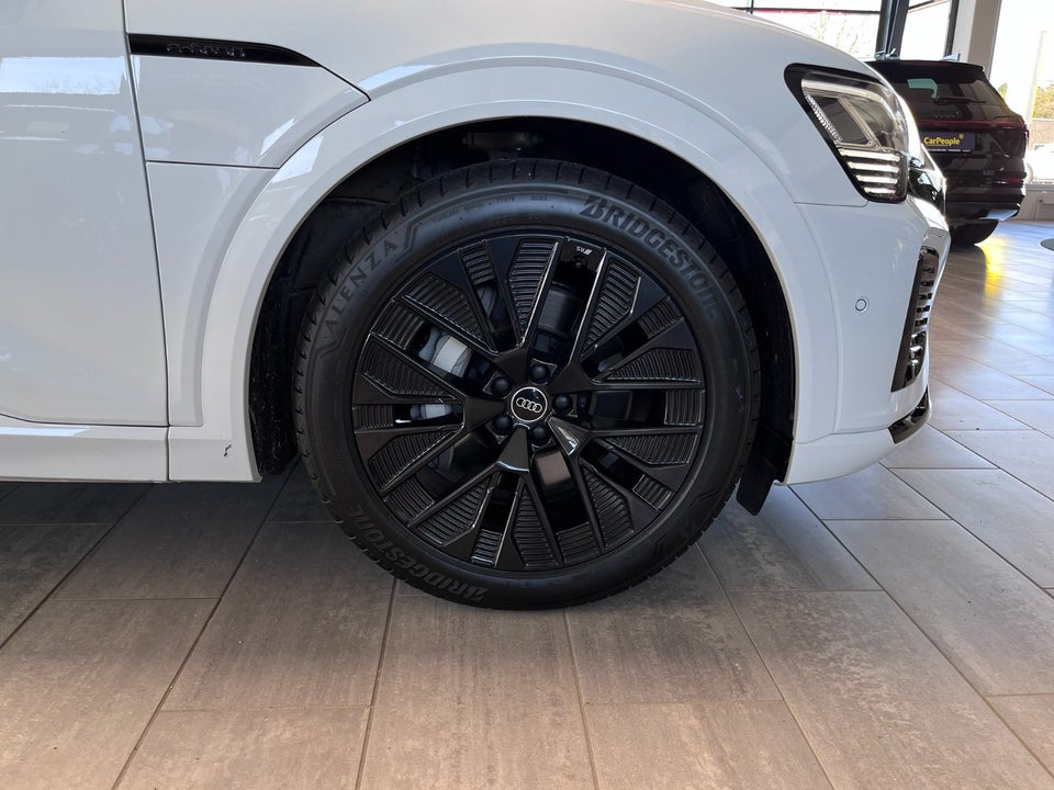 Audi Q8 e-tron 55 S-line Sportback quattro 5d