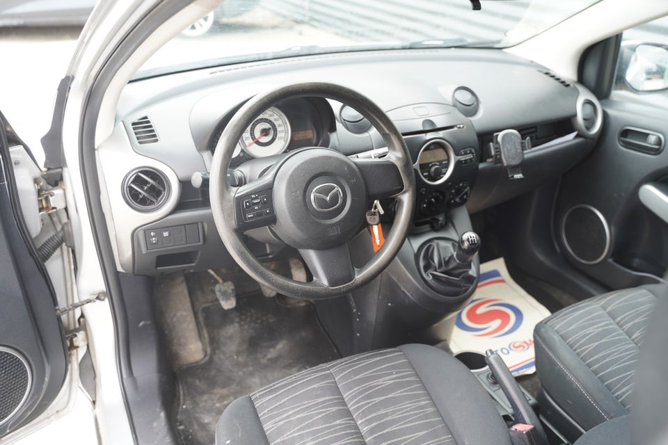 Mazda 2 1,3 Advance 3d