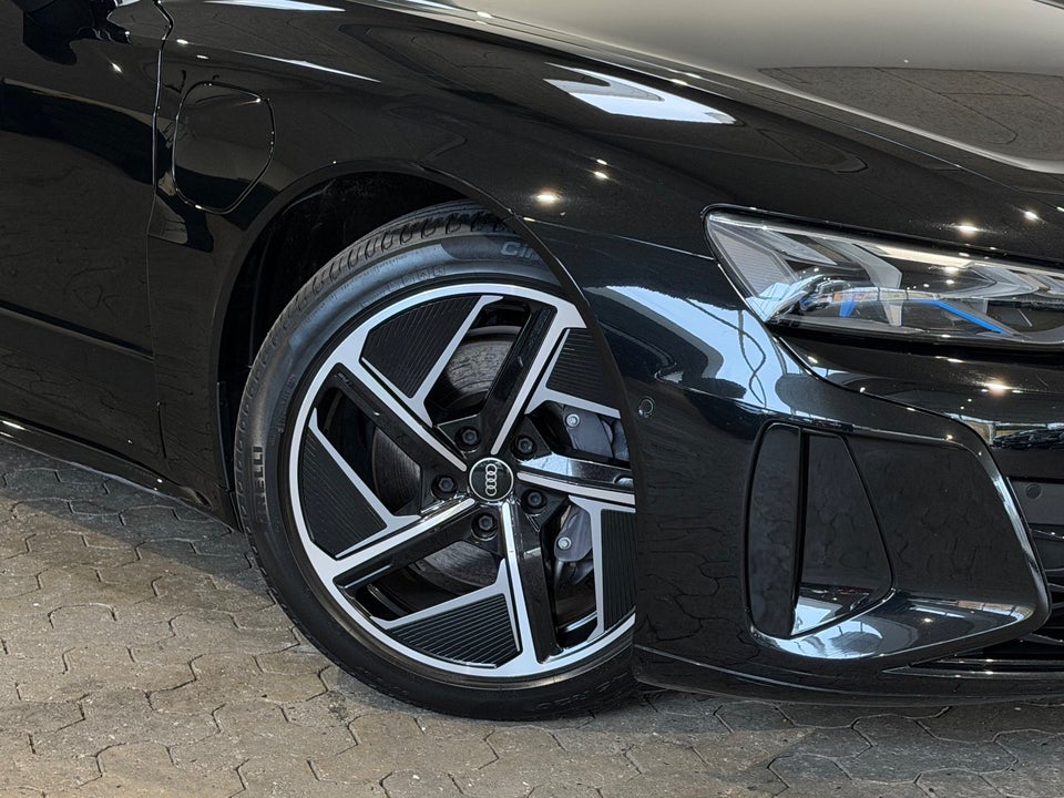 Audi e-tron GT quattro 4d