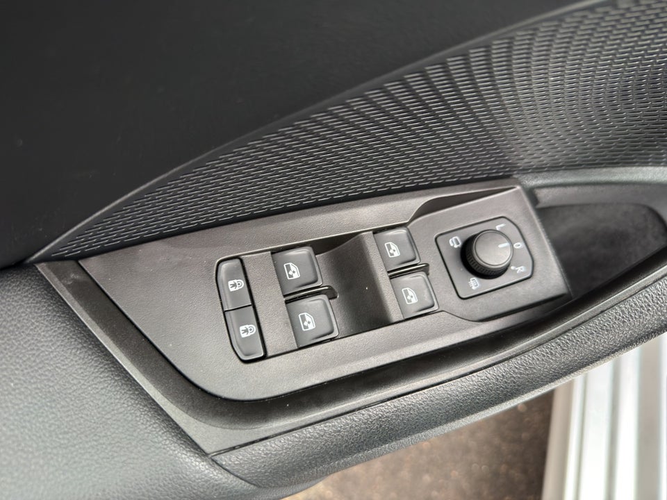 Skoda Octavia 1,4 TSi iV Plus Combi DSG 5d