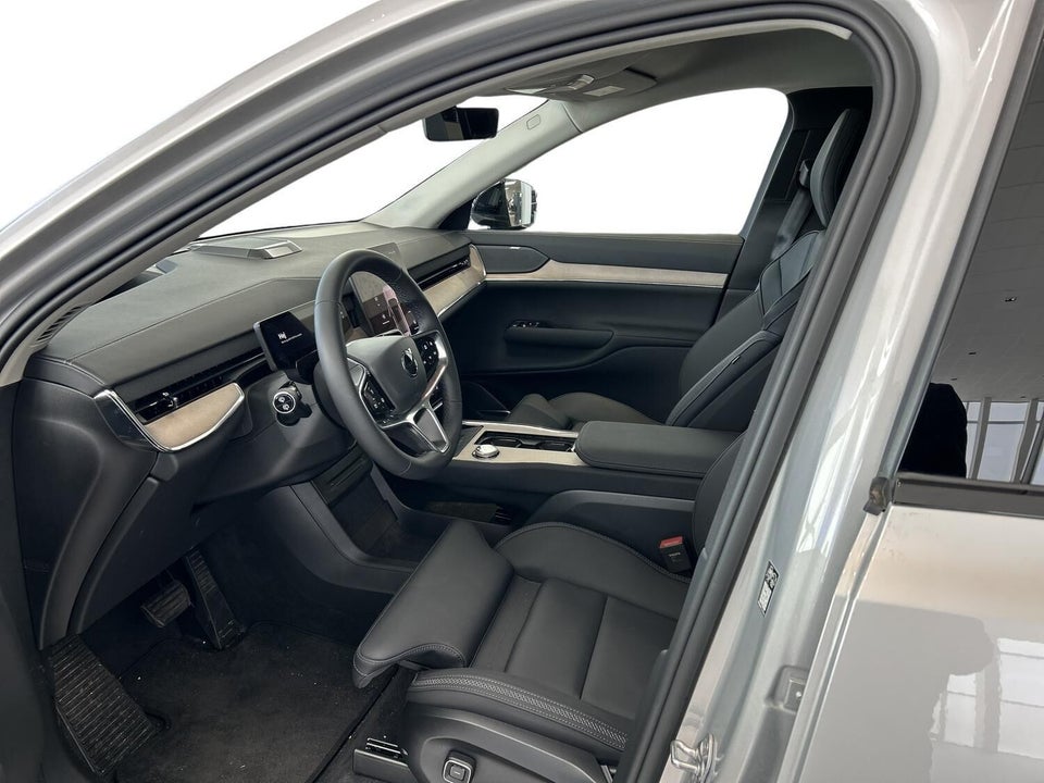 Volvo EX90 Plus 7prs 5d