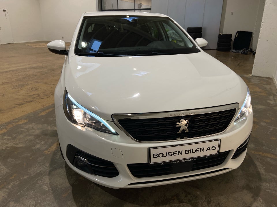 Peugeot 308 1,5 BlueHDi 130 Style+ 5d