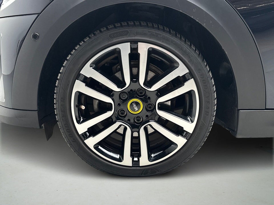 MINI Cooper SE Maximise 3d